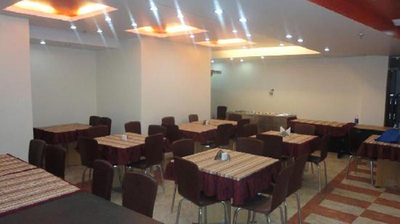 Hotel The Daanish Residency - Karol Bagh Нью-Делі Ресторан фото